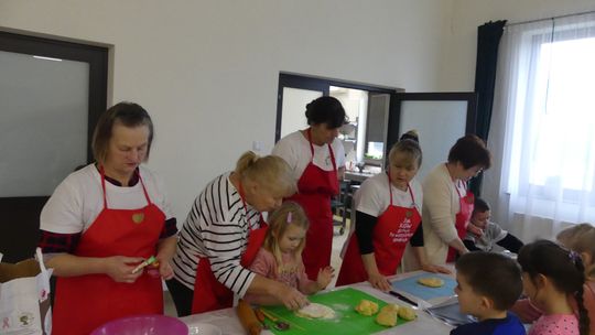 Gm. Kraśniczyn. Słodkie warsztaty kulinarne z KGW Brzeziny
