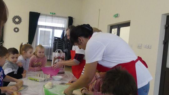 Gm. Kraśniczyn. Słodkie warsztaty kulinarne z KGW Brzeziny