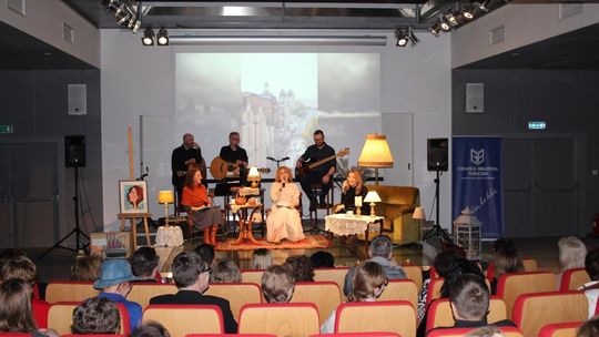 Wieczór z Anną Mazurkiewicz: Słowo i muzyka w harmonii w ChBP [GALERIA ZDJĘĆ]