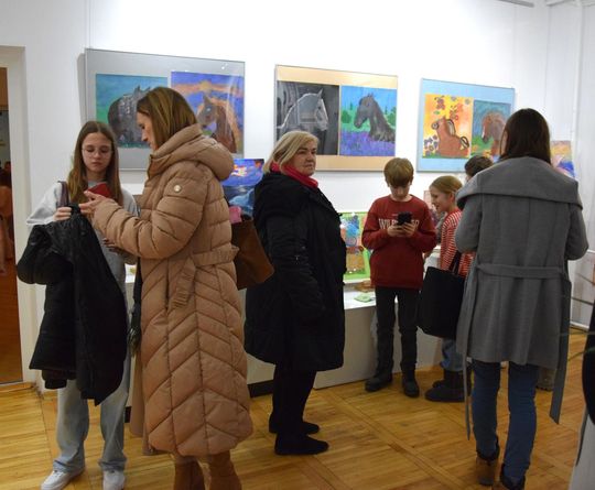 Chełm. Wernisaż wystawy Rok-pracowni plastycznej Modna Sztuka [GALERIA ZDJĘĆ]