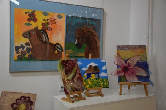 Chełm. Wernisaż wystawy Rok-pracowni plastycznej Modna Sztuka [GALERIA ZDJĘĆ]