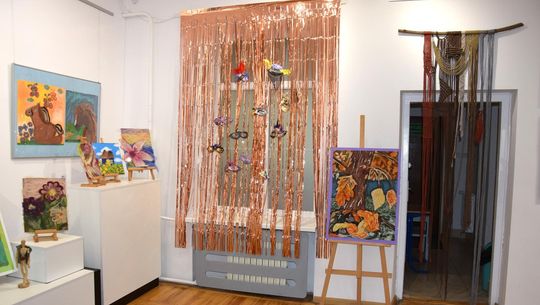 Chełm. Wernisaż wystawy Rok-pracowni plastycznej Modna Sztuka [GALERIA ZDJĘĆ]