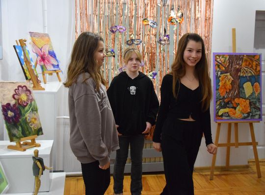 Chełm. Wernisaż wystawy Rok-pracowni plastycznej Modna Sztuka [GALERIA ZDJĘĆ]