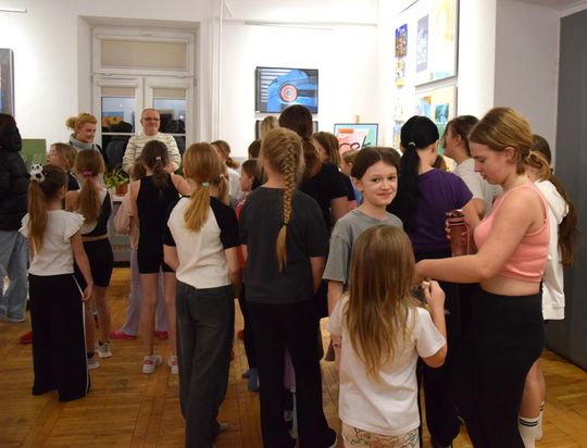 Chełm. Wernisaż wystawy Rok-pracowni plastycznej Modna Sztuka [GALERIA ZDJĘĆ]