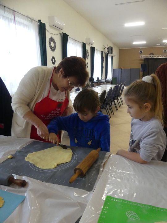 Gm. Kraśniczyn. Słodkie warsztaty kulinarne z KGW Brzeziny Gm. Kraśniczyn. Słodkie warsztaty kulinarne z KGW Brzeziny