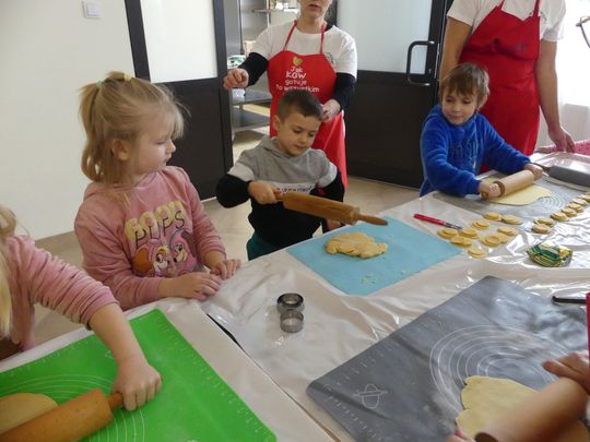 Gm. Kraśniczyn. Słodkie warsztaty kulinarne z KGW Brzeziny Gm. Kraśniczyn. Słodkie warsztaty kulinarne z KGW Brzeziny