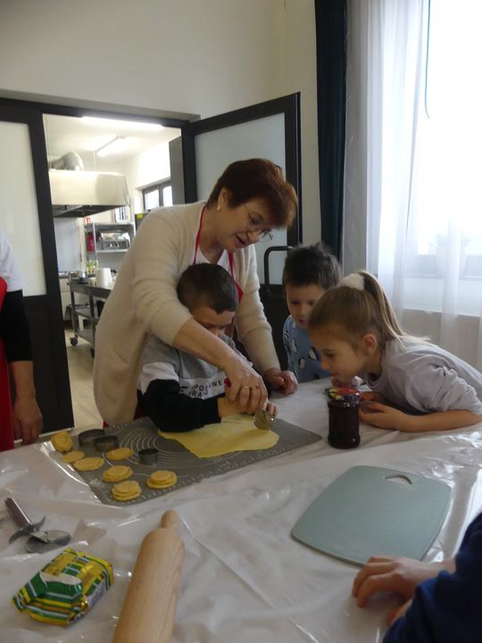 Gm. Kraśniczyn. Słodkie warsztaty kulinarne z KGW Brzeziny Gm. Kraśniczyn. Słodkie warsztaty kulinarne z KGW Brzeziny