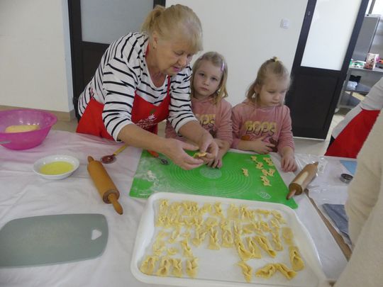 Gm. Kraśniczyn. Słodkie warsztaty kulinarne z KGW Brzeziny Gm. Kraśniczyn. Słodkie warsztaty kulinarne z KGW Brzeziny