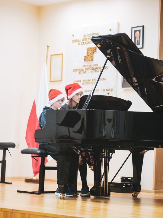 Koncert kolęd w Szkole Muzycznej I i II st. w Krasnymstawie Koncert kolęd w Szkole Muzycznej I i II st. w Krasnymstawie