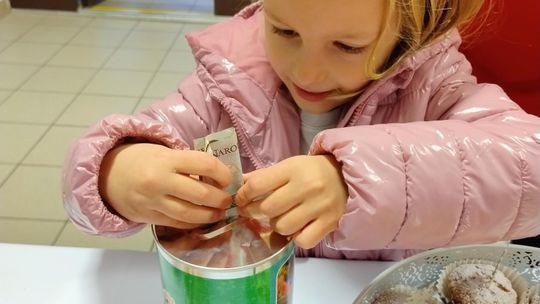 Chełm. Kiermasz dla Szymonka w Przedszkolu Miejskim nr 12 [GALERIA ZDJĘĆ]