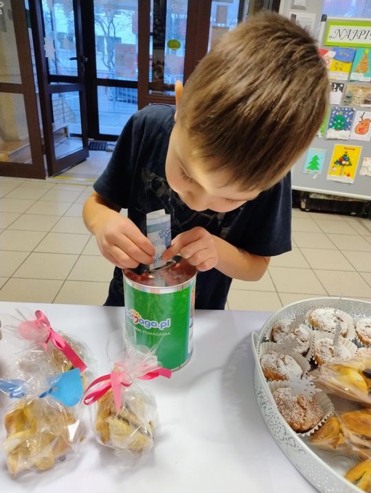 Chełm. Kiermasz dla Szymonka w Przedszkolu Miejskim nr 12 [GALERIA ZDJĘĆ]