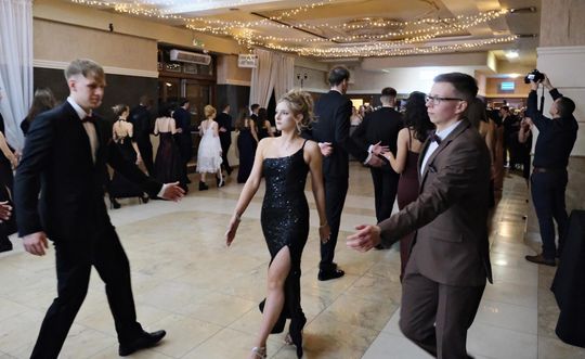 Studniówka 2025 - I Liceum Ogólnokształcące w Chełmie [GALERIA ZDJĘĆ]