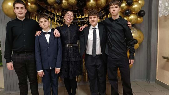 Chełm. Bal ósmoklasistów ze Szkoły Podstawowej nr 1 w Chełmie [GALERIA ZDJĘĆ]