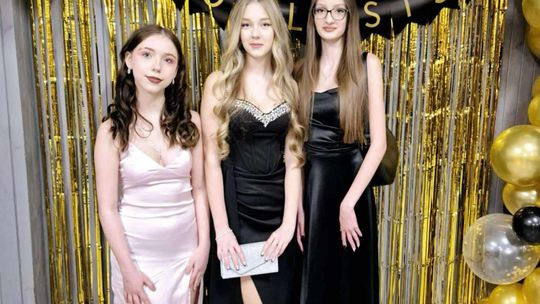 Chełm. Bal ósmoklasistów ze Szkoły Podstawowej nr 1 w Chełmie [GALERIA ZDJĘĆ]