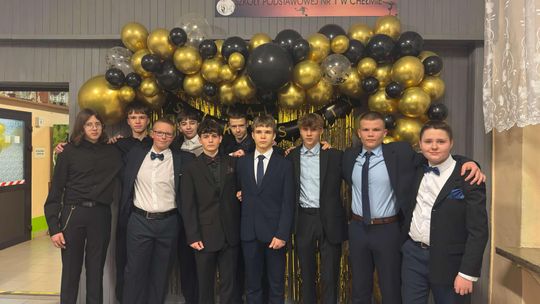 Chełm. Bal ósmoklasistów ze Szkoły Podstawowej nr 1 w Chełmie [GALERIA ZDJĘĆ]