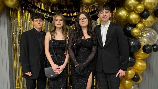 Chełm. Bal ósmoklasistów ze Szkoły Podstawowej nr 1 w Chełmie [GALERIA ZDJĘĆ]