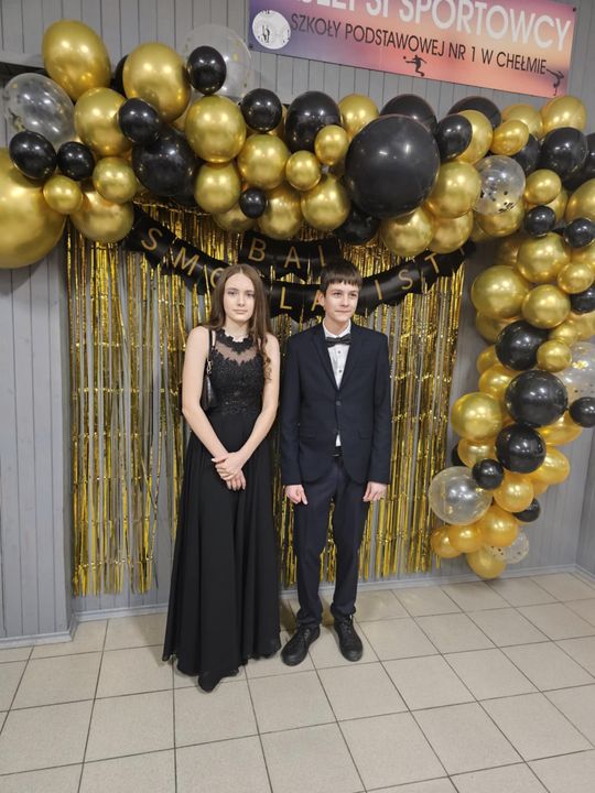 Chełm. Bal ósmoklasistów ze Szkoły Podstawowej nr 1 w Chełmie [GALERIA ZDJĘĆ]