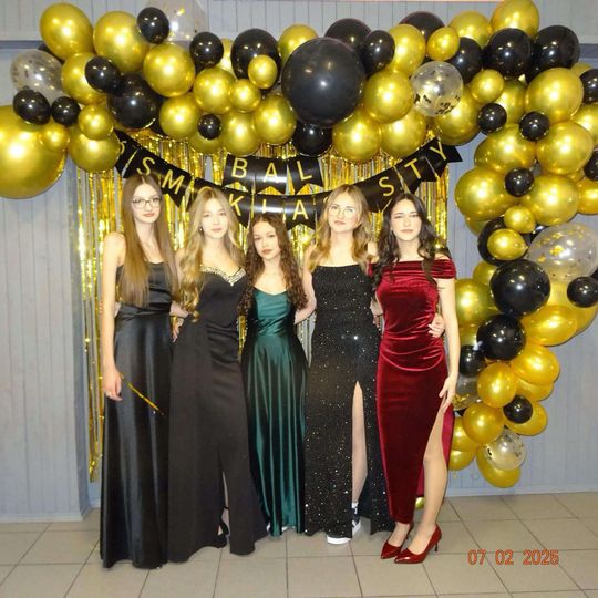 Chełm. Bal ósmoklasistów ze Szkoły Podstawowej nr 1 w Chełmie [GALERIA ZDJĘĆ]