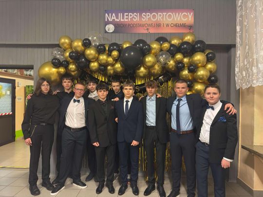 Chełm. Bal ósmoklasistów ze Szkoły Podstawowej nr 1 w Chełmie [GALERIA ZDJĘĆ]