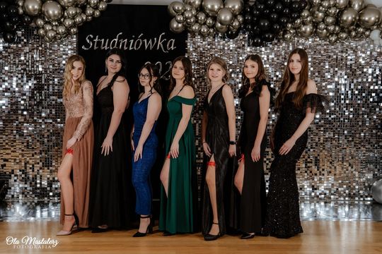 Studniówka Zespół Szkół Nr 2 im. Bartosza Głowackiego w Krasnymstawie Studniówka Zespół Szkół Nr 2 im. Bartosza Głowackiego w Krasnymstawie