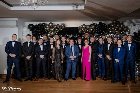 Studniówka Zespół Szkół Nr 2 im. Bartosza Głowackiego w Krasnymstawie Studniówka Zespół Szkół Nr 2 im. Bartosza Głowackiego w Krasnymstawie