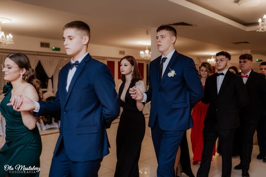 Studniówka Zespół Szkół Nr 2 im. Bartosza Głowackiego w Krasnymstawie Studniówka Zespół Szkół Nr 2 im. Bartosza Głowackiego w Krasnymstawie