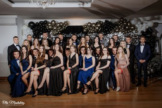 Studniówka Zespół Szkół Nr 2 im. Bartosza Głowackiego w Krasnymstawie Studniówka Zespół Szkół Nr 2 im. Bartosza Głowackiego w Krasnymstawie