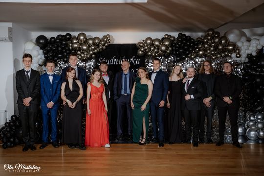 Studniówka Zespół Szkół Nr 2 im. Bartosza Głowackiego w Krasnymstawie Studniówka Zespół Szkół Nr 2 im. Bartosza Głowackiego w Krasnymstawie