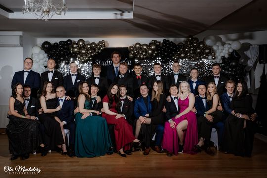 Studniówka Zespół Szkół Nr 2 im. Bartosza Głowackiego w Krasnymstawie Studniówka Zespół Szkół Nr 2 im. Bartosza Głowackiego w Krasnymstawie