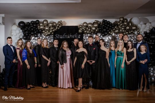 Studniówka Zespół Szkół Nr 2 im. Bartosza Głowackiego w Krasnymstawie Studniówka Zespół Szkół Nr 2 im. Bartosza Głowackiego w Krasnymstawie