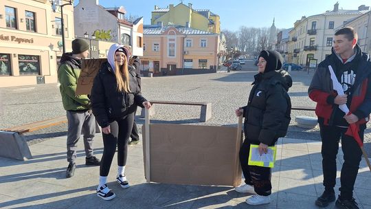 Chełm. Protest przeciw zmianom w chełmskiej oświacie [GALERIA ZDJĘĆ]