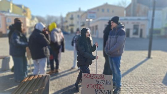 Chełm. Protest przeciw zmianom w chełmskiej oświacie [GALERIA ZDJĘĆ]