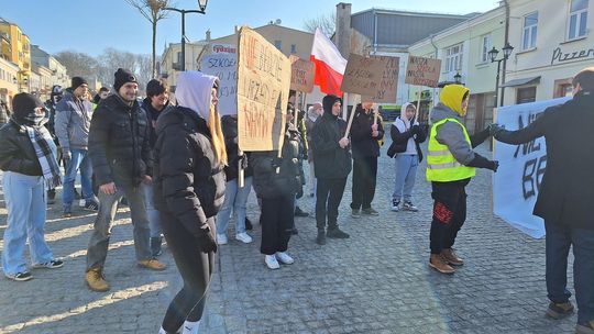 Chełm. Protest przeciw zmianom w chełmskiej oświacie [GALERIA ZDJĘĆ]