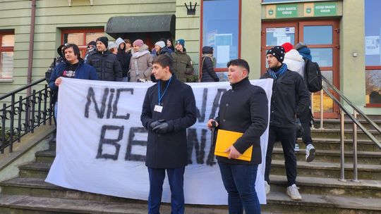 Chełm. Protest przeciw zmianom w chełmskiej oświacie [GALERIA ZDJĘĆ]