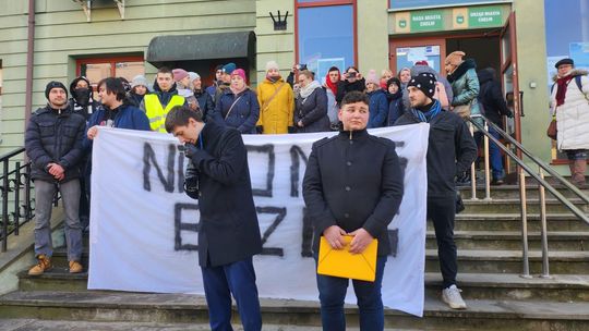 Chełm. Protest przeciw zmianom w chełmskiej oświacie [GALERIA ZDJĘĆ]