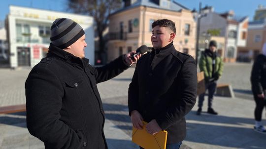 Chełm. Protest przeciw zmianom w chełmskiej oświacie [GALERIA ZDJĘĆ]