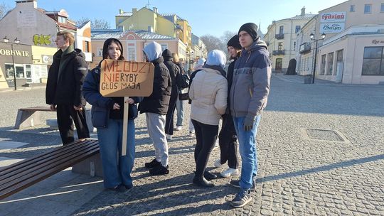 Chełm. Protest przeciw zmianom w chełmskiej oświacie [GALERIA ZDJĘĆ]
