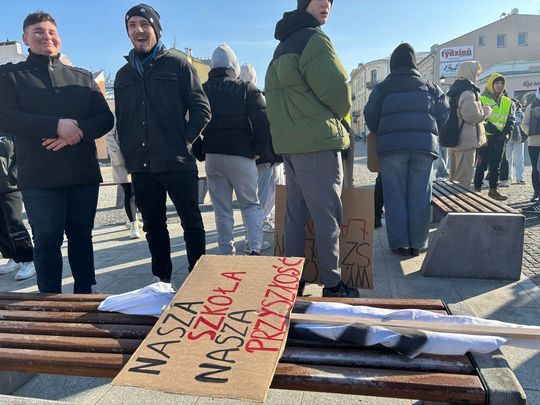 Chełm. Protest przeciw zmianom w chełmskiej oświacie [GALERIA ZDJĘĆ]