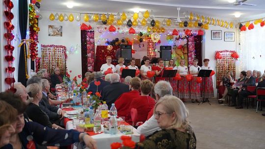 Seniorzy z "Oazy Radości" celebrują miłość! [GALERIA ZDJĘĆ]