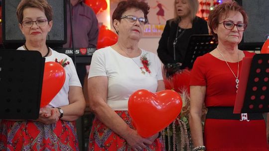 Seniorzy z "Oazy Radości" celebrują miłość! [GALERIA ZDJĘĆ]