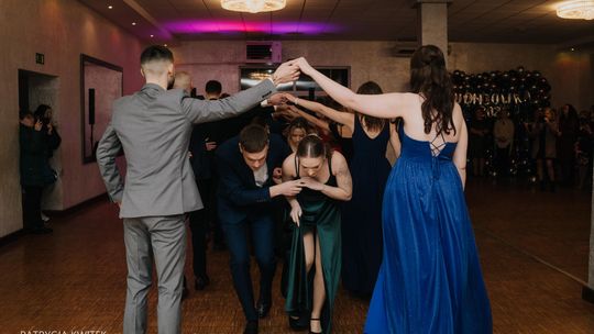 Studniówka 2025 - Zespół Szkół nr 1 im. Tadeusza Kościuszki w Krasnymstawie [GALERIA ZDJĘĆ]