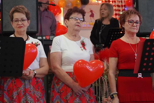 Seniorzy z "Oazy Radości" celebrują miłość! [GALERIA ZDJĘĆ]