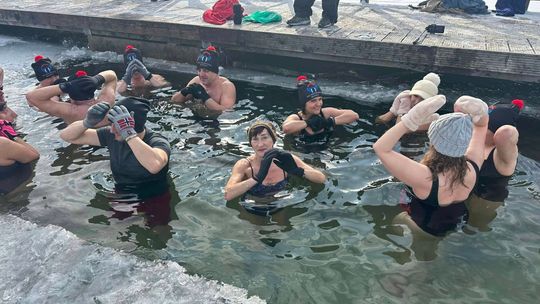 Okuninka. Włodawskim morsom też zawsze gorąco [GALERIA ZDJĘĆ]