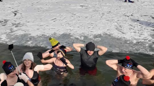 Okuninka. Włodawskim morsom też zawsze gorąco [GALERIA ZDJĘĆ]