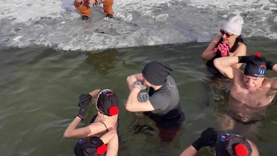 Okuninka. Włodawskim morsom też zawsze gorąco [GALERIA ZDJĘĆ]