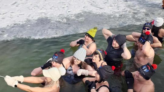 Okuninka. Włodawskim morsom też zawsze gorąco [GALERIA ZDJĘĆ]