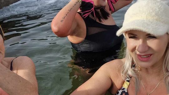 Okuninka. Włodawskim morsom też zawsze gorąco [GALERIA ZDJĘĆ]