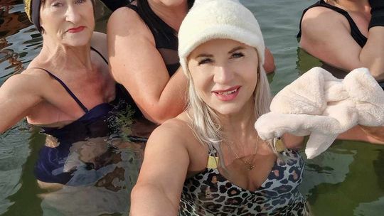 Okuninka. Włodawskim morsom też zawsze gorąco [GALERIA ZDJĘĆ]