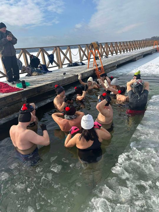 Okuninka. Włodawskim morsom też zawsze gorąco [GALERIA ZDJĘĆ]