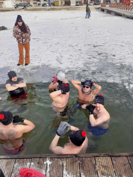 Okuninka. Włodawskim morsom też zawsze gorąco [GALERIA ZDJĘĆ]